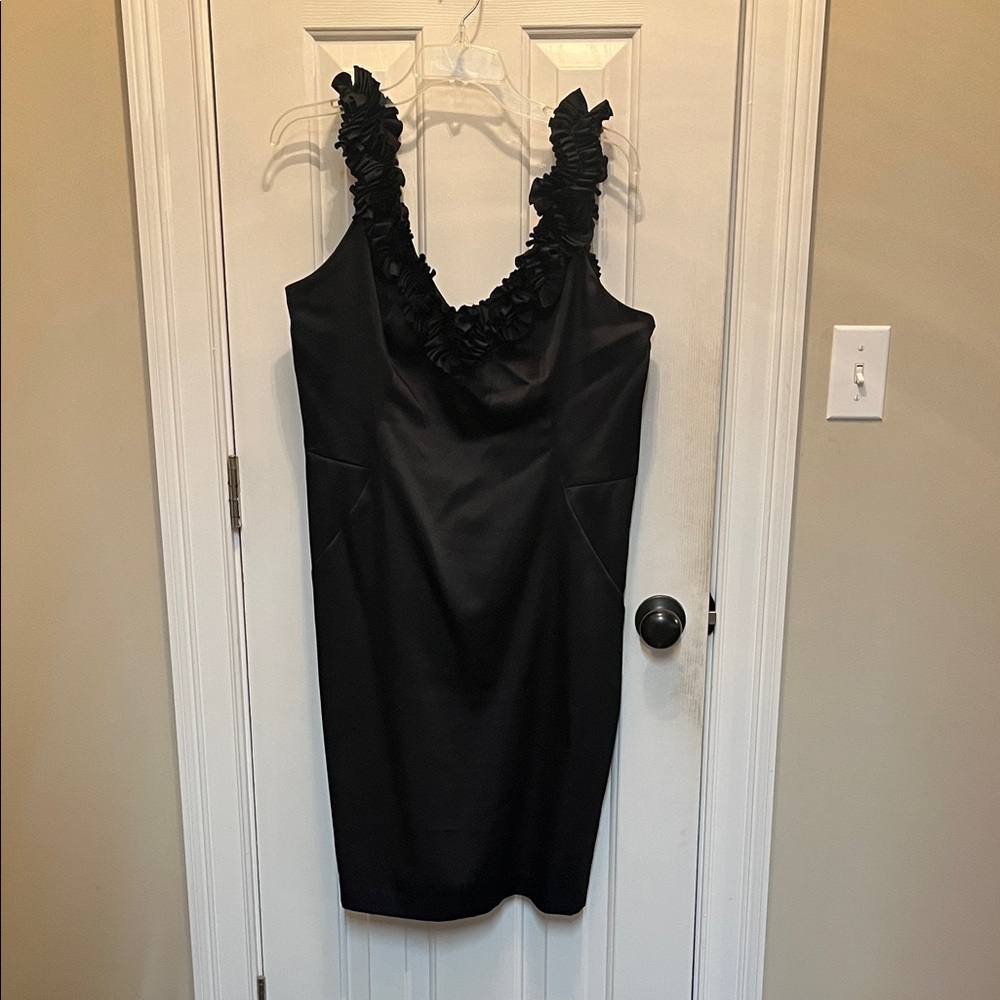 London Style Cocktail Dress
Sz 16
Black